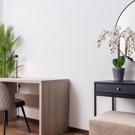 Premium Splendid Old Town Suites - By Upstairs Krasków Εξωτερικό φωτογραφία