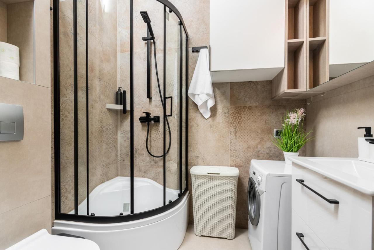 Premium Splendid Old Town Suites - By Upstairs Krasków Εξωτερικό φωτογραφία