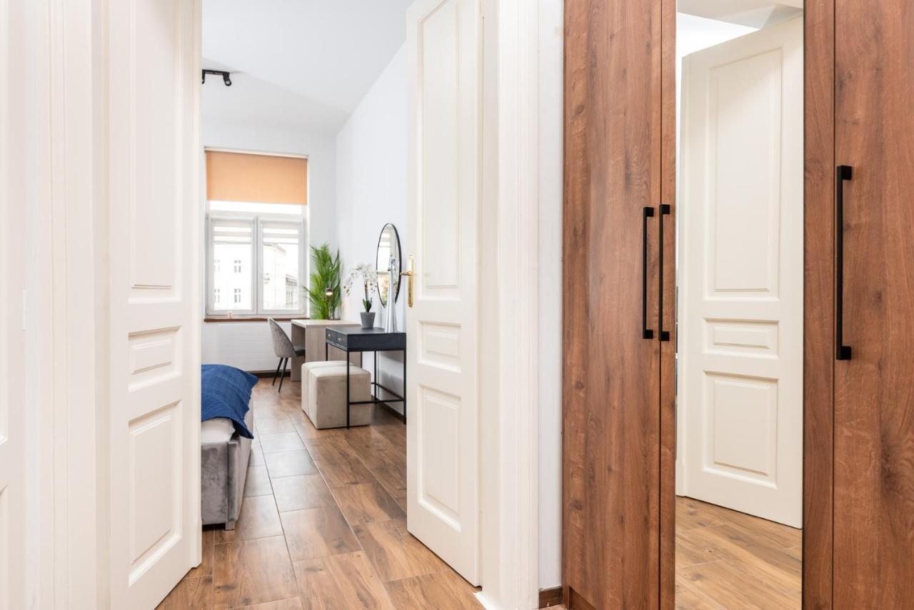 Premium Splendid Old Town Suites - By Upstairs Krasków Εξωτερικό φωτογραφία