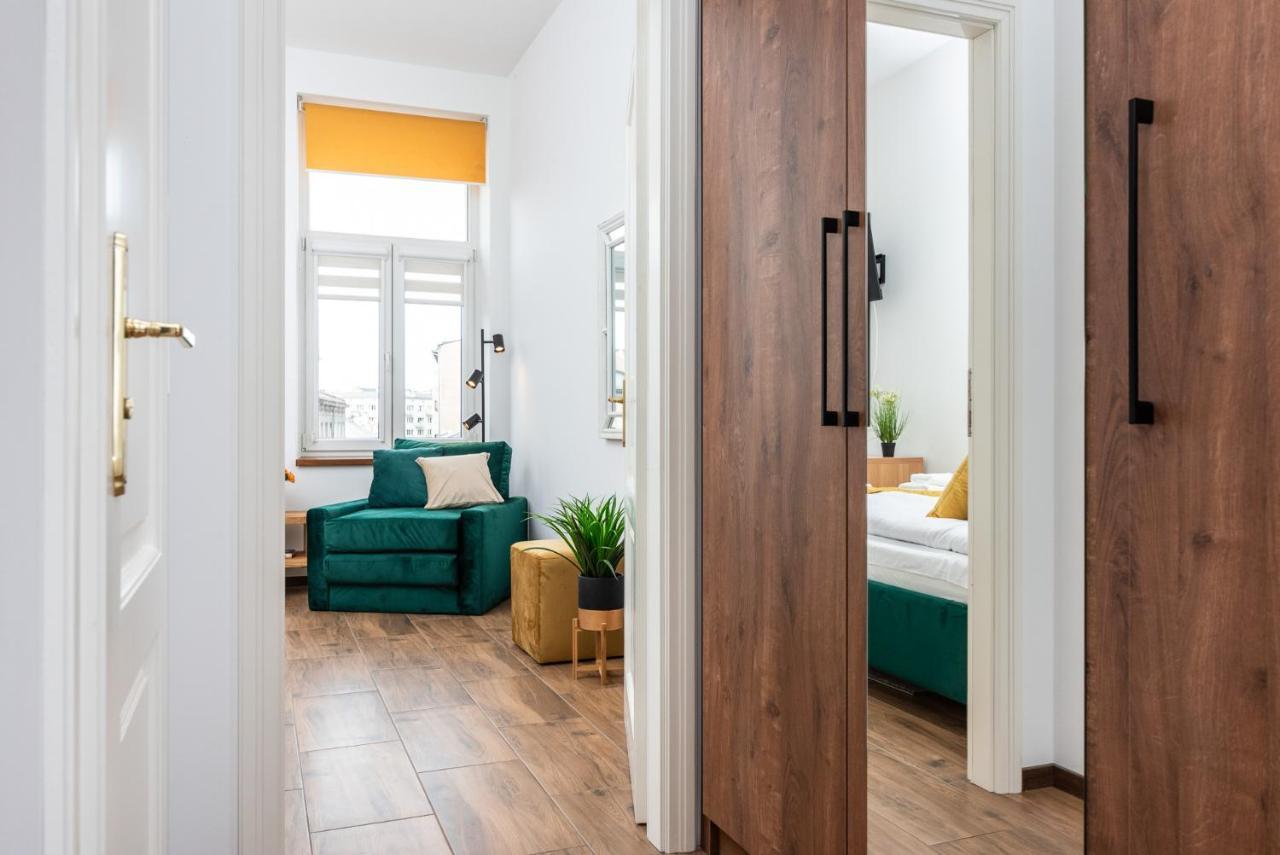 Premium Splendid Old Town Suites - By Upstairs Krasków Εξωτερικό φωτογραφία