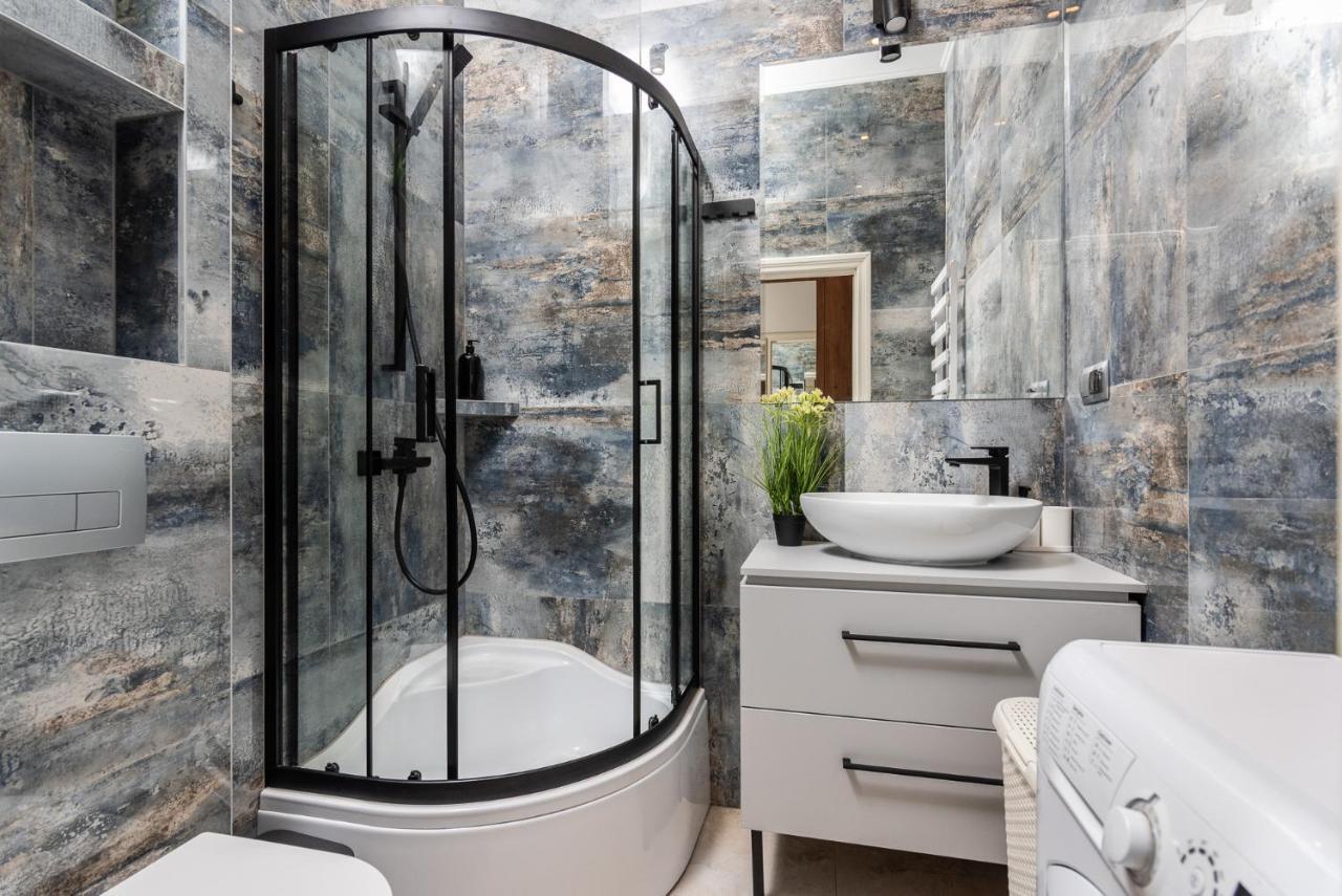 Premium Splendid Old Town Suites - By Upstairs Krasków Εξωτερικό φωτογραφία