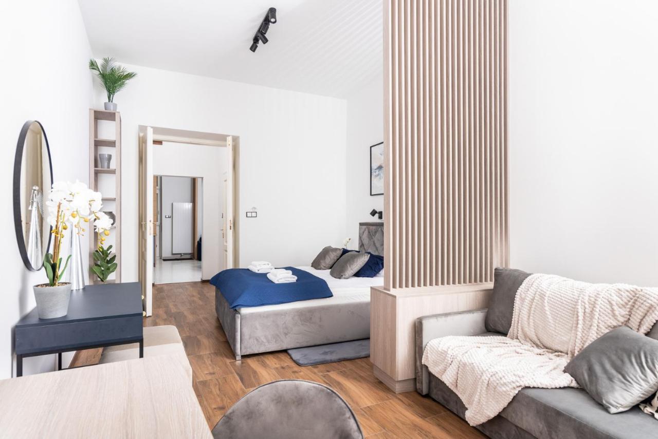 Premium Splendid Old Town Suites - By Upstairs Krasków Εξωτερικό φωτογραφία