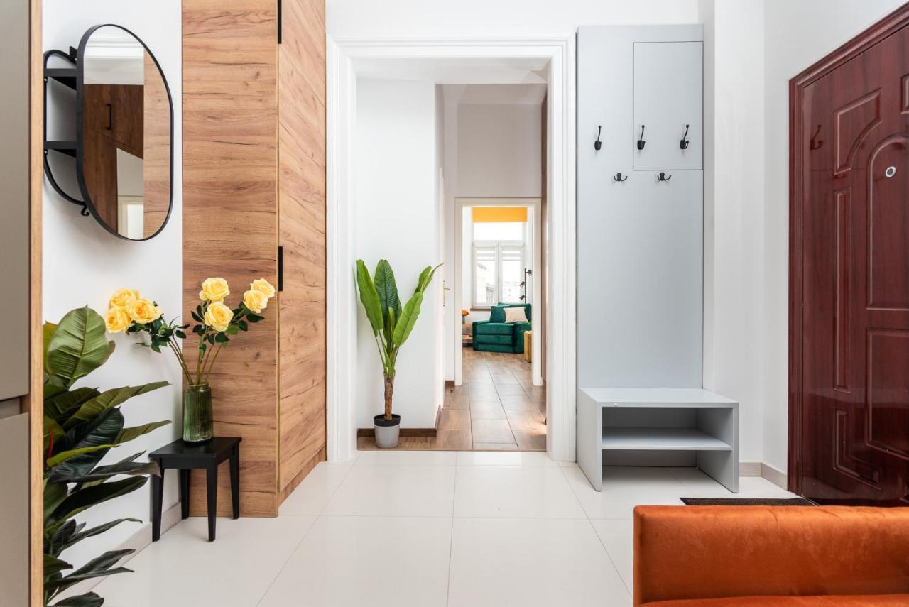 Premium Splendid Old Town Suites - By Upstairs Krasków Εξωτερικό φωτογραφία