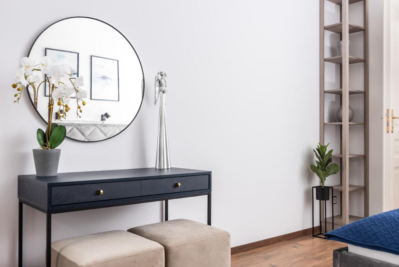 Premium Splendid Old Town Suites - By Upstairs Krasków Εξωτερικό φωτογραφία